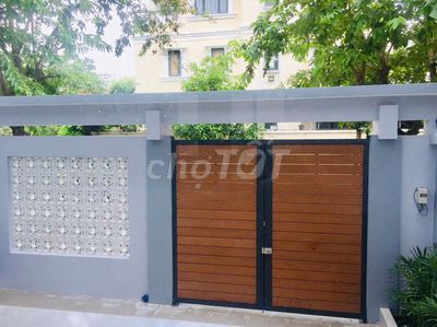 The villa at Phổ Quang Airport Airport: 8 X20 M ground vault 3 floors