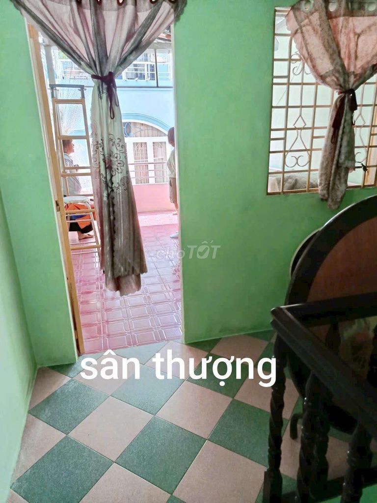 The house has interiors, two Nguyễn Thiện Thuật bedrooms, District 3.