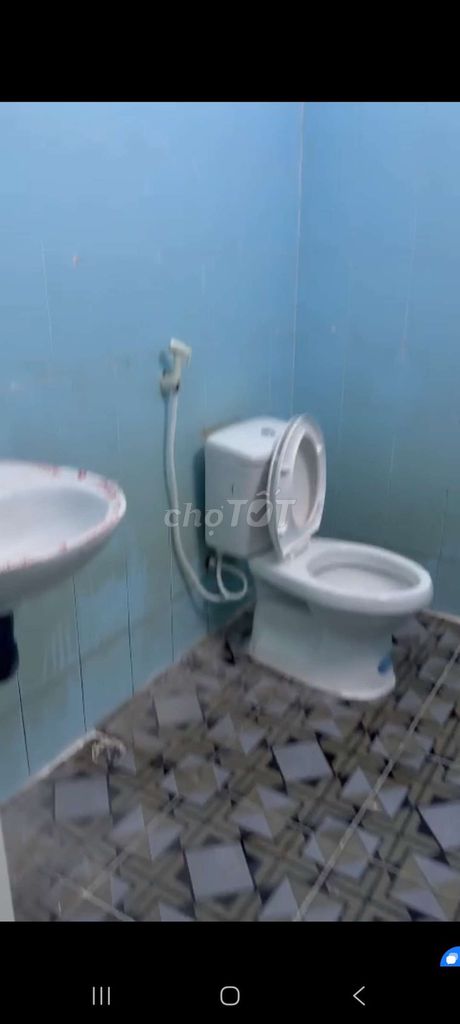 Let's rent out the original house.