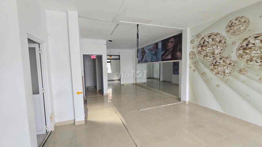 Mtkd Lê Sát. Four, six, eight, ten, one, two bedrooms, two toilets. Turn value