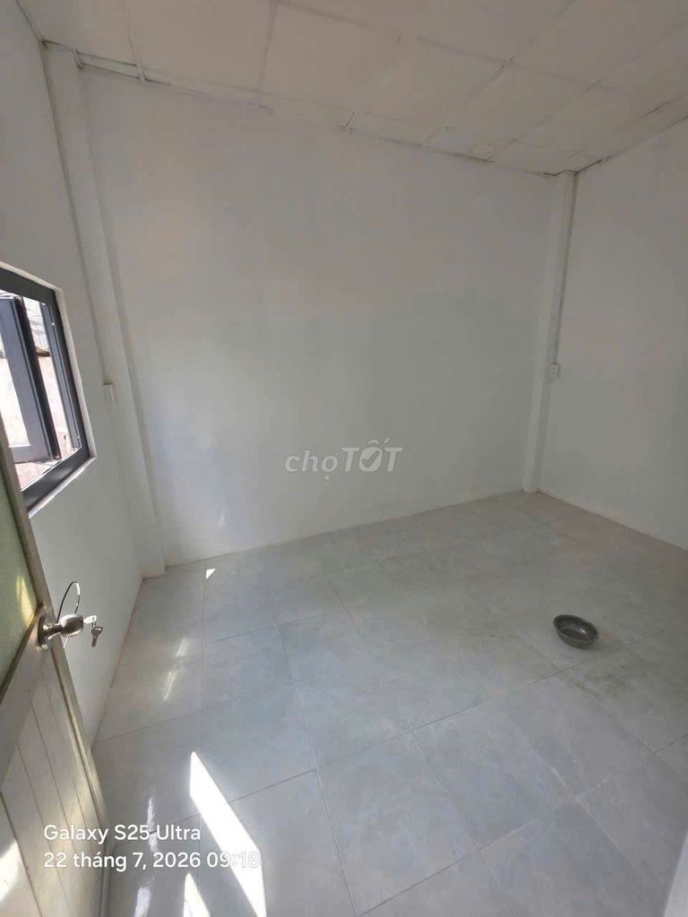 Rent the entire house. Two floors. Two toilets.