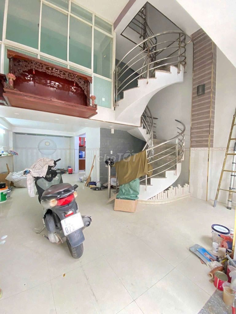 Renting Âu Cơ-Eleven - 21 million - 4 bedrooms - 4th and 4 stories.