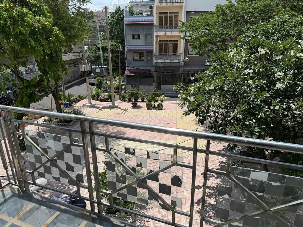Renting Âu Cơ-Eleven - 21 million - 4 bedrooms - 4th and 4 stories.