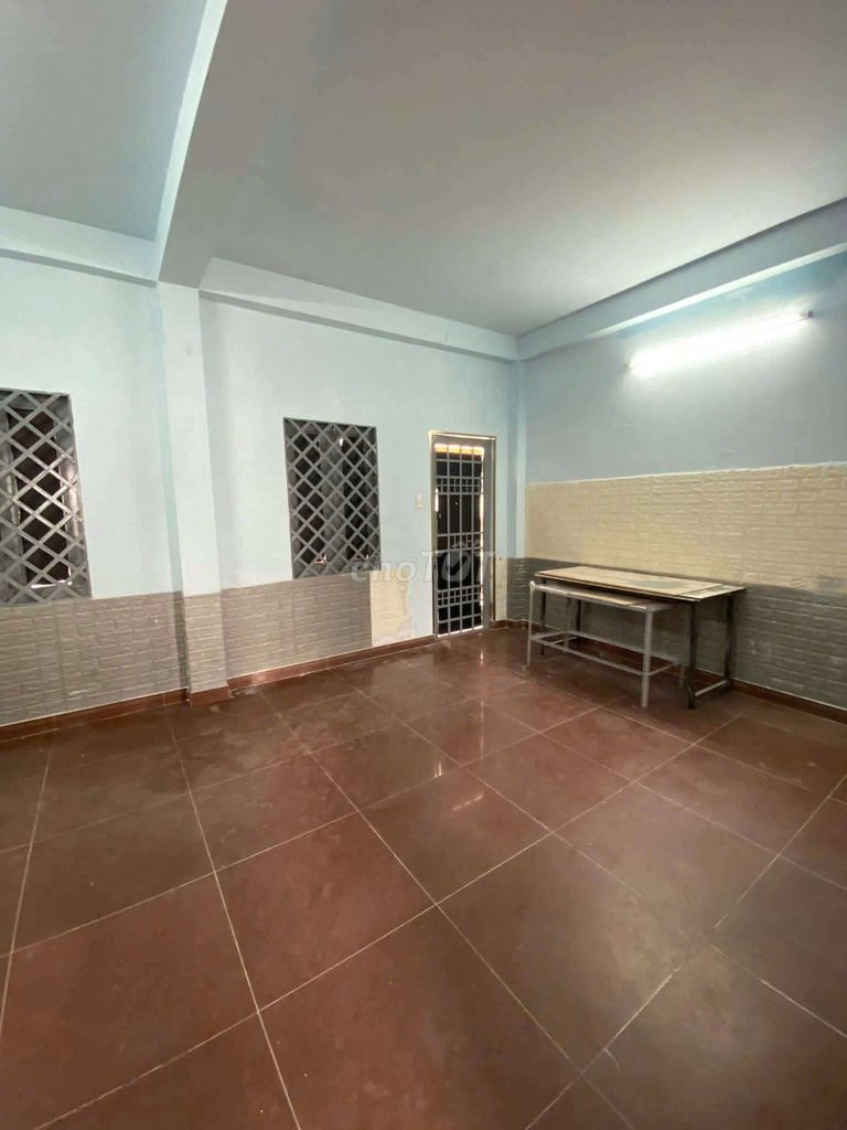 Renting Âu Cơ-Eleven - 21 million - 4 bedrooms - 4th and 4 stories.