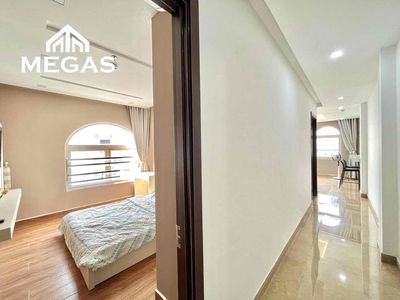 Two bedrooms are 50 meters wide with a super open window in the middle of District 1.