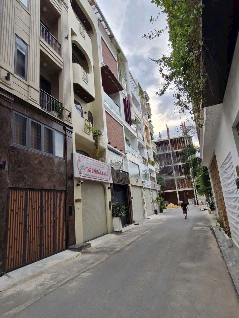 To rent a full interior with four bedrooms, 5 Thống Nhất-711 toilets.