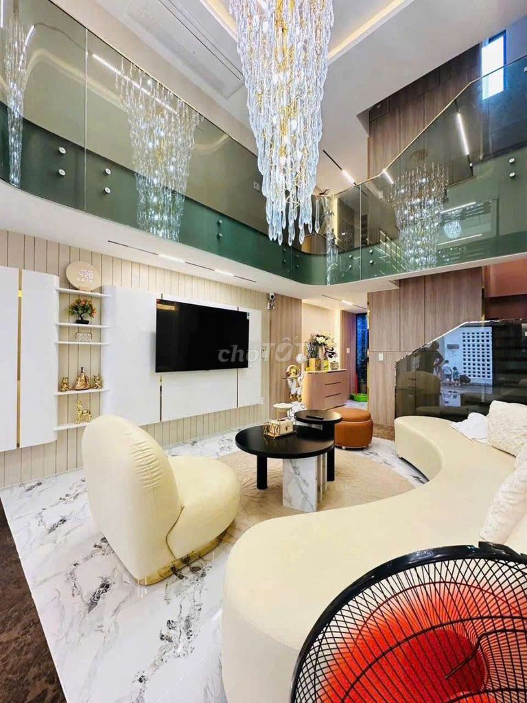 To rent a full interior with four bedrooms, 5 Thống Nhất-711 toilets.