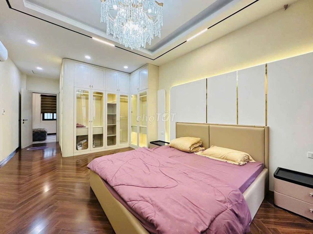 To rent a full interior with four bedrooms, 5 Thống Nhất-711 toilets.