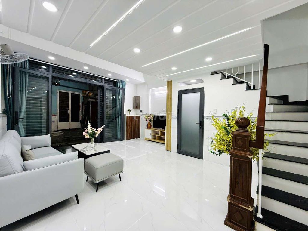 Rent the new one, two bedrooms, three interior toilets, Qq1107 8 Gò Vấp.