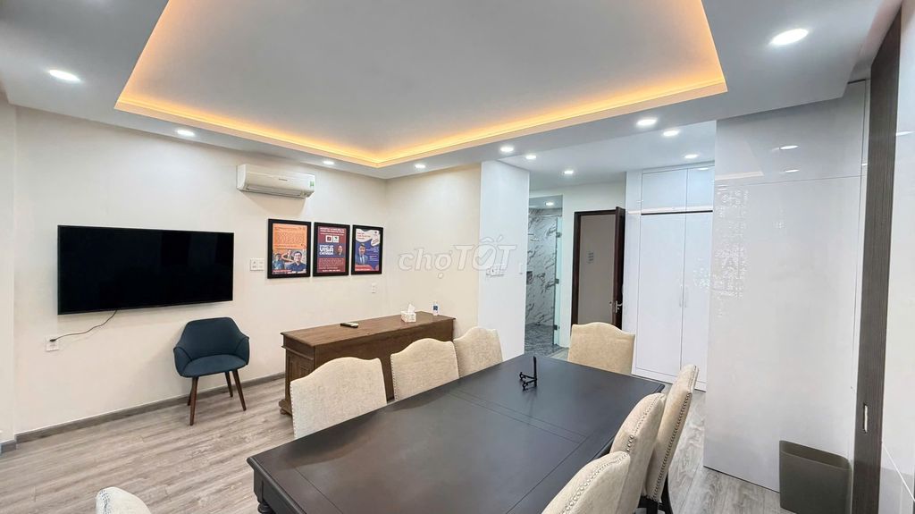 Rent a three-way số 18, he's blue, District 7-- 4-story vault-- 55 million.