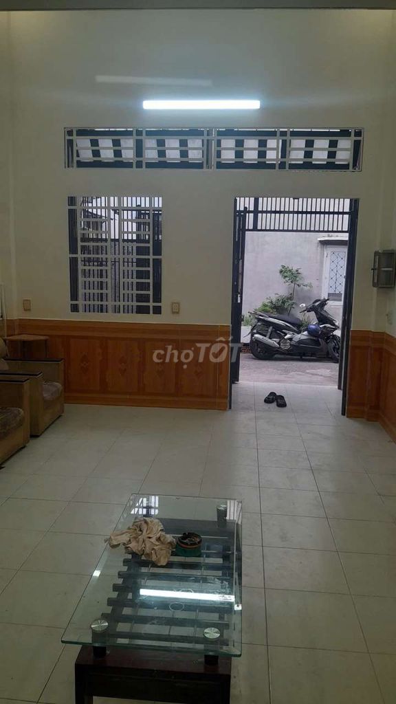 Rent the entire Quang Trung street.