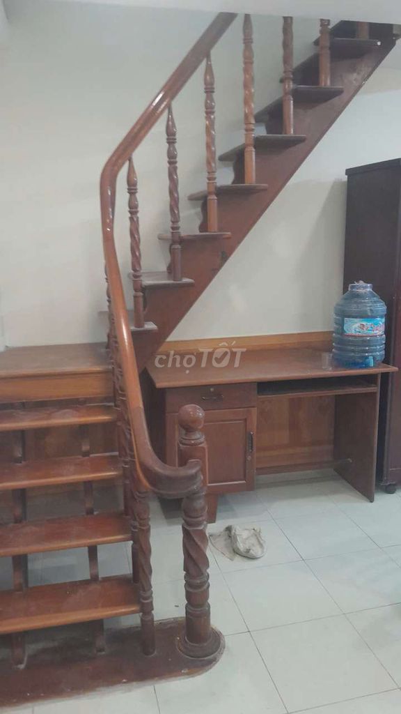 Rent the entire Quang Trung street.