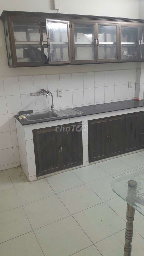 Rent the entire Quang Trung street.