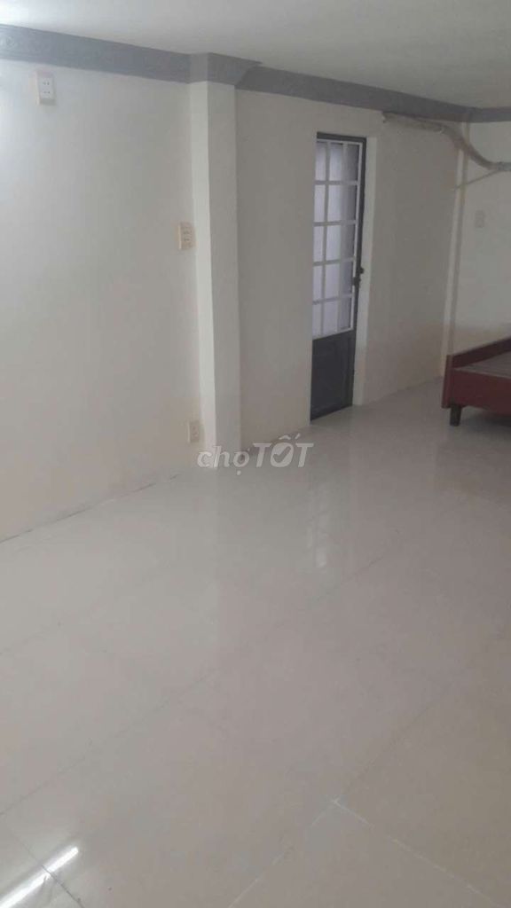 Rent the entire Quang Trung street.