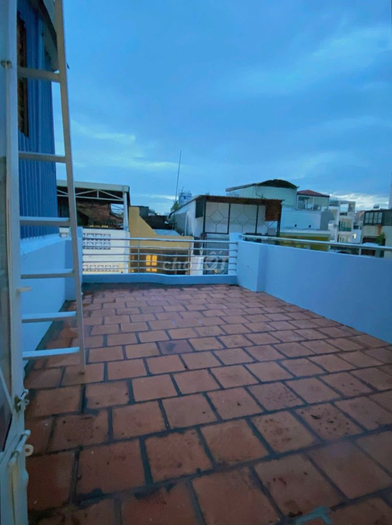 Renting the alleys across from the south of LMZ County 10 - 4 X15 M opening up