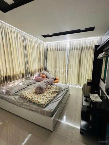 Rent 1 287 Lê Đại Hành, District 11 – 5 stories, elevator - 70 million.