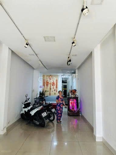 Rent 1 287 Lê Đại Hành, District 11 – 5 stories, elevator - 70 million.