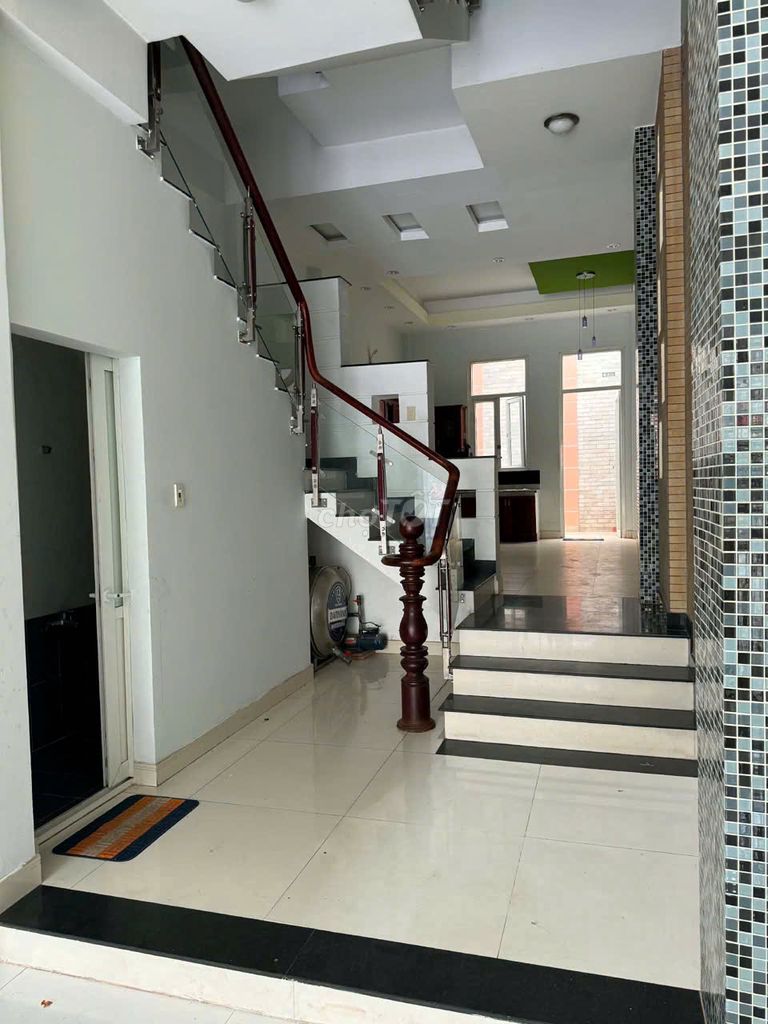 Renting the original house Tạ Quang Bửu-770. 4 district 8
