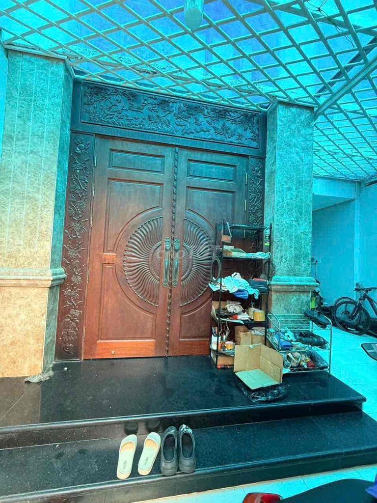 Rent a house on one street. Five An Lạcs.