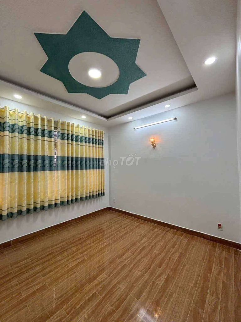 3rd floor of the 85th alley.
