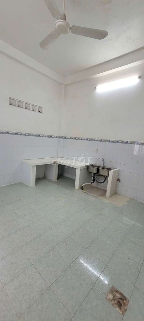Rent the entire Huỳnh Tấn Phát alley, near the fittest.
