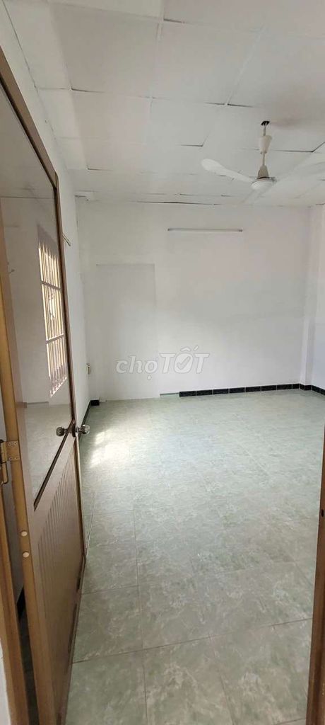 Rent the entire Huỳnh Tấn Phát alley, near the fittest.