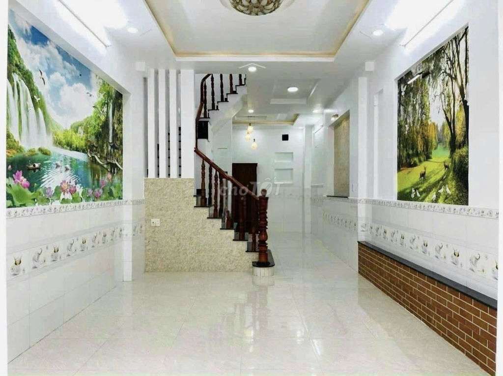 The 44-story Lavelway 4th floor bedroom 3 toilets
