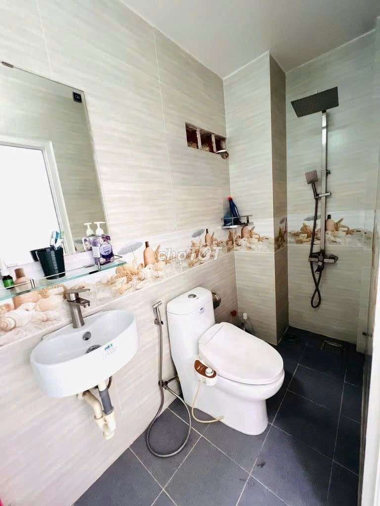 Rent the whole empty place, four bedrooms, four toilets, Bùi Quang Là-770 Gò Vấp