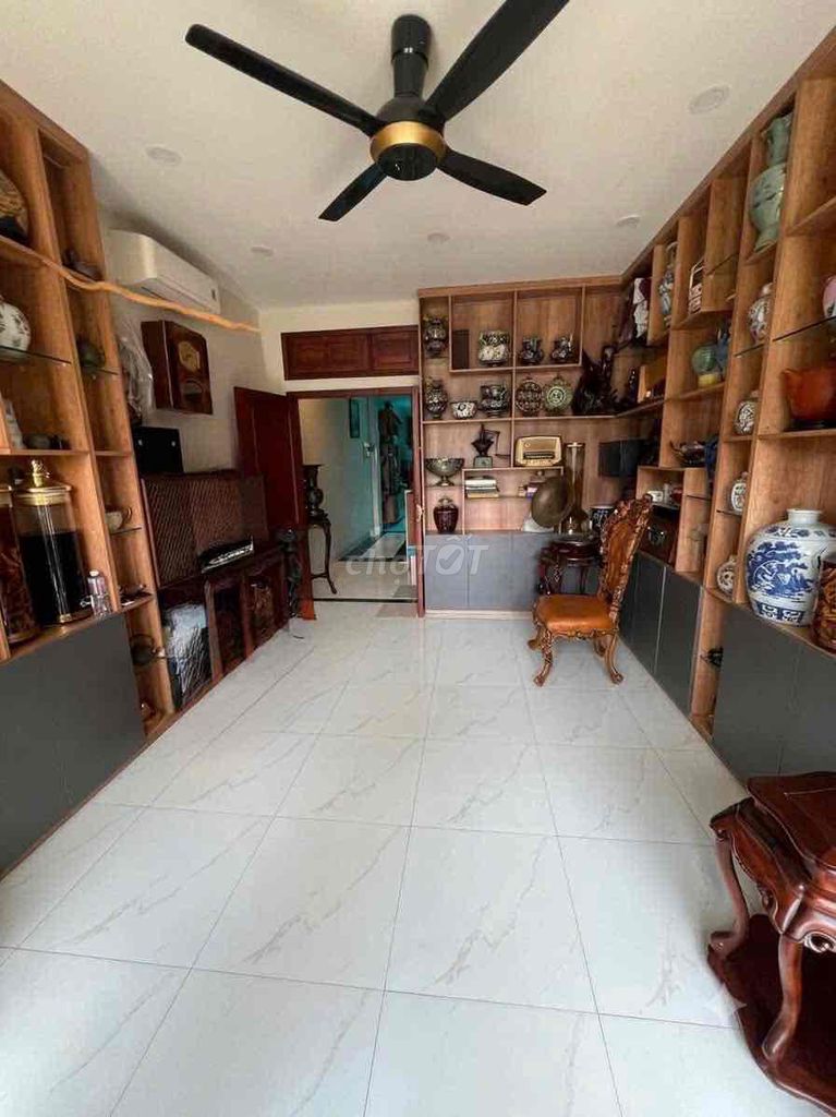 Rent a five-year county cash house - right at Triệu Quang Phục-40 T drug market