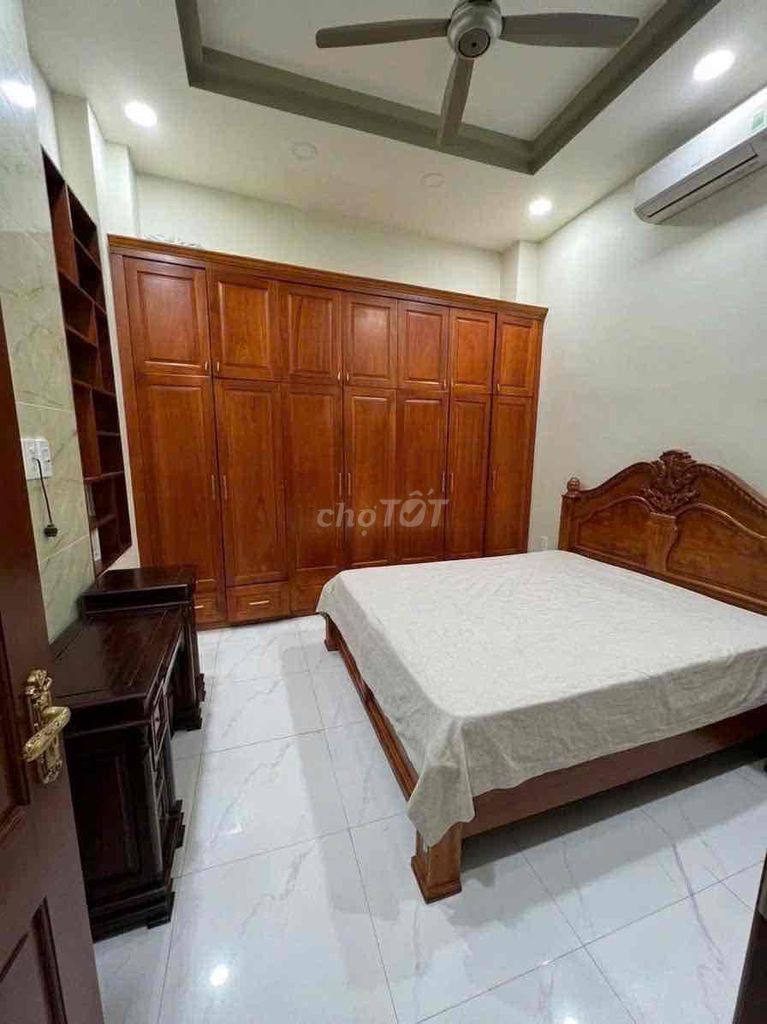 Rent a five-year county cash house - right at Triệu Quang Phục-40 T drug market