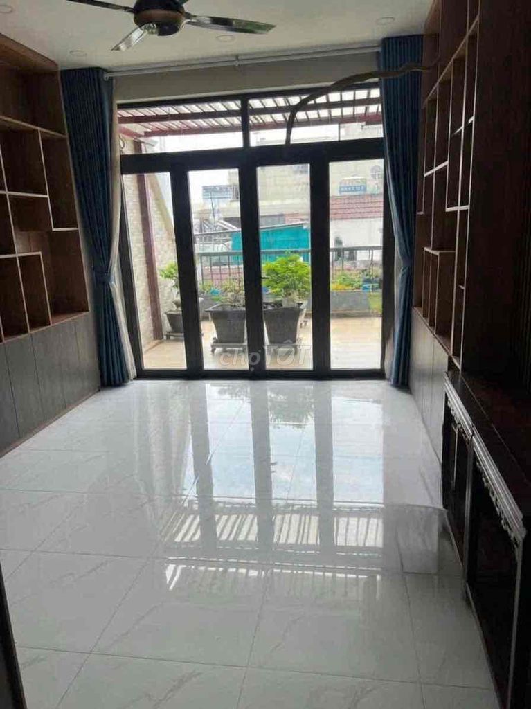 Rent a five-year county cash house - right at Triệu Quang Phục-40 T drug market