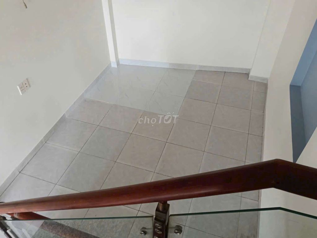 House - Clean - two bedrooms. Two 7 million cold-helves.
