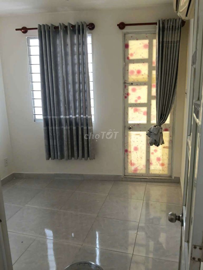 House - Clean - two bedrooms. Two 7 million cold-helves.
