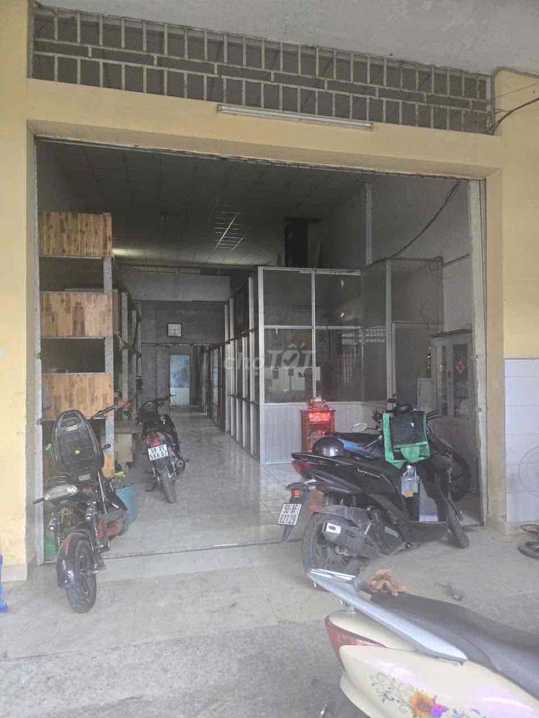 Rent the original Trung Mỹ Tây-- District 12-- area 6x22 M-- 9 million.