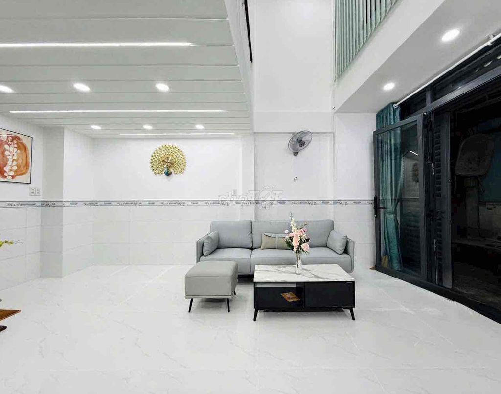 Two bedrooms, three toilets, 14 million.