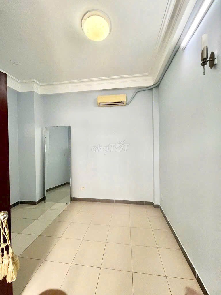 Renting a four-by-two-twenty house, two floors.