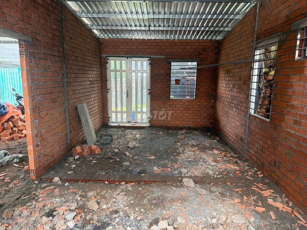 The new two bedrooms were built near the radio bridge - 50 M2 - a closed door.