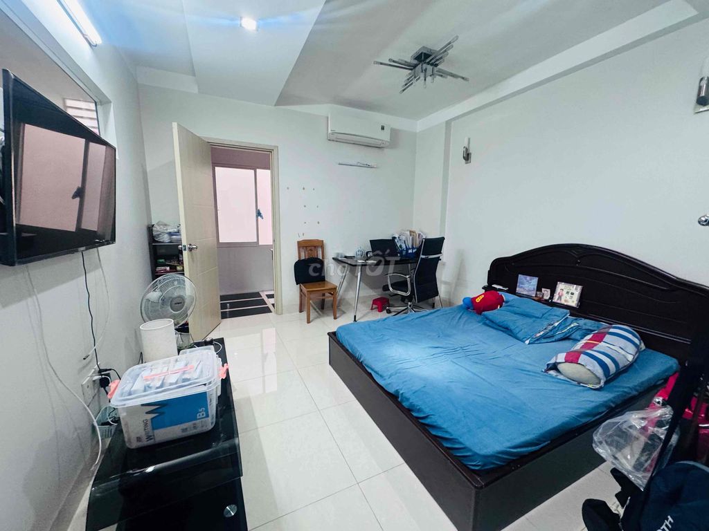Renting homes 5 stories down the track, 7th District, office, spa, service apartment.