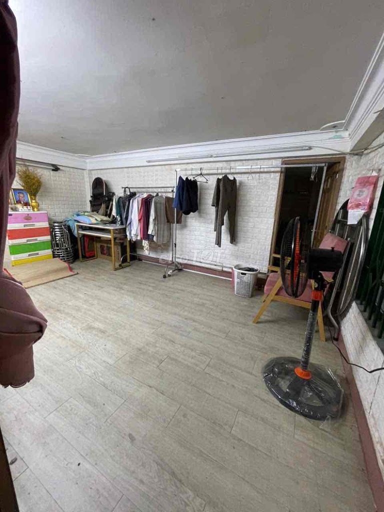 5 x 18, 1 floor, 4 bedroom, 12 meters.
