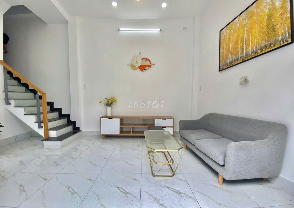 Rent the original three-story 4th floor bedroom, 3 toilets, Liên khu 5-6-Bình Tân, 8 million.