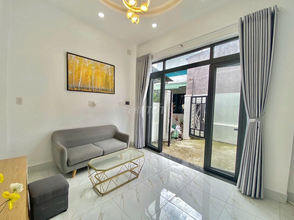 Rent the original three-story 4th floor bedroom, 3 toilets, Liên khu 5-6-Bình Tân, 8 million.