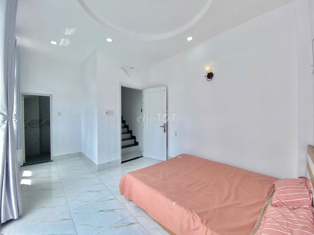Rent the original three-story 4th floor bedroom, 3 toilets, Liên khu 5-6-Bình Tân, 8 million.