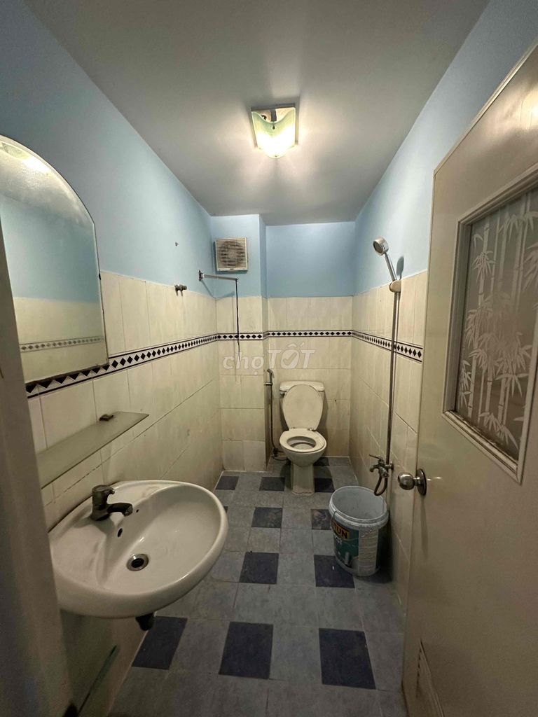 10 tb cash rent house Hồng Lạc 01. area: 4 meters x 40 meters 2 floors at 26 million