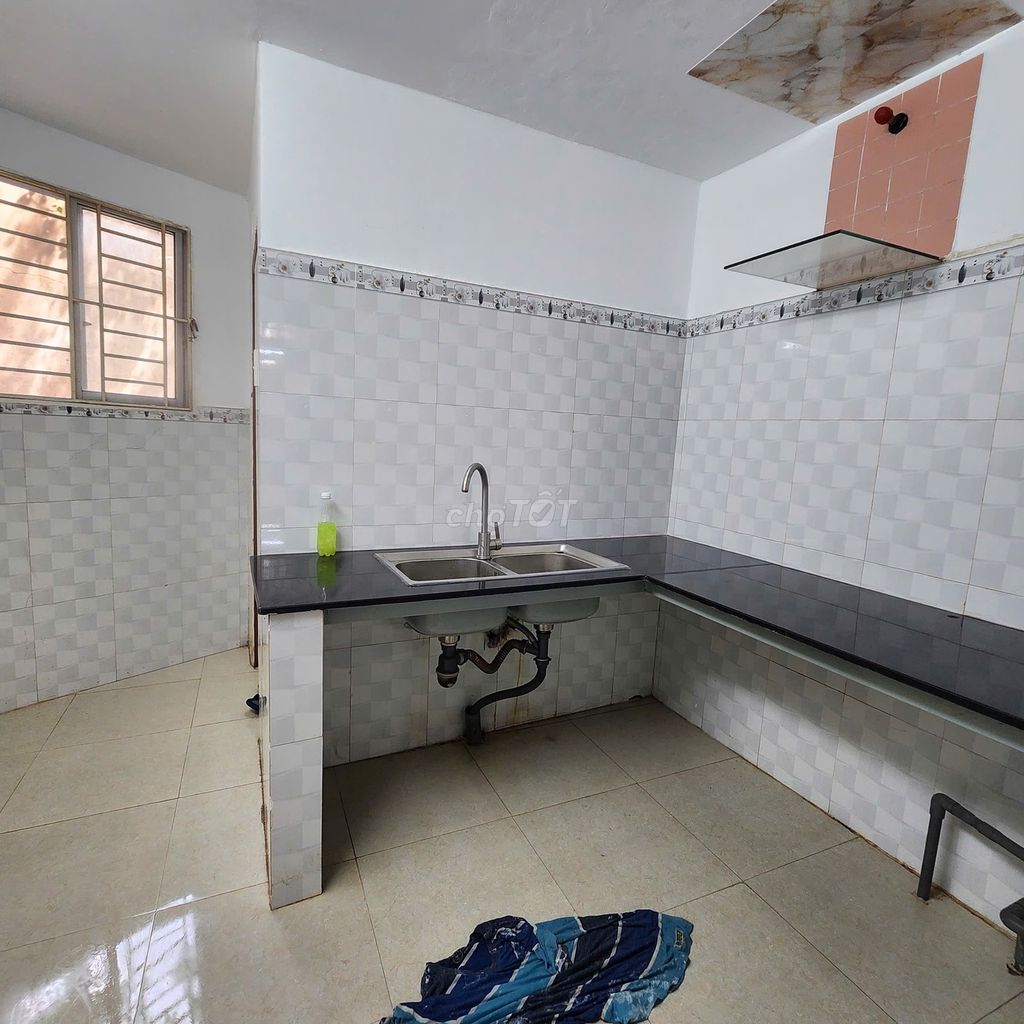 Rent for 691/Phạm Văn Chí, 717 7, District 6. 4 third floor bedroom 3 toilets - new house