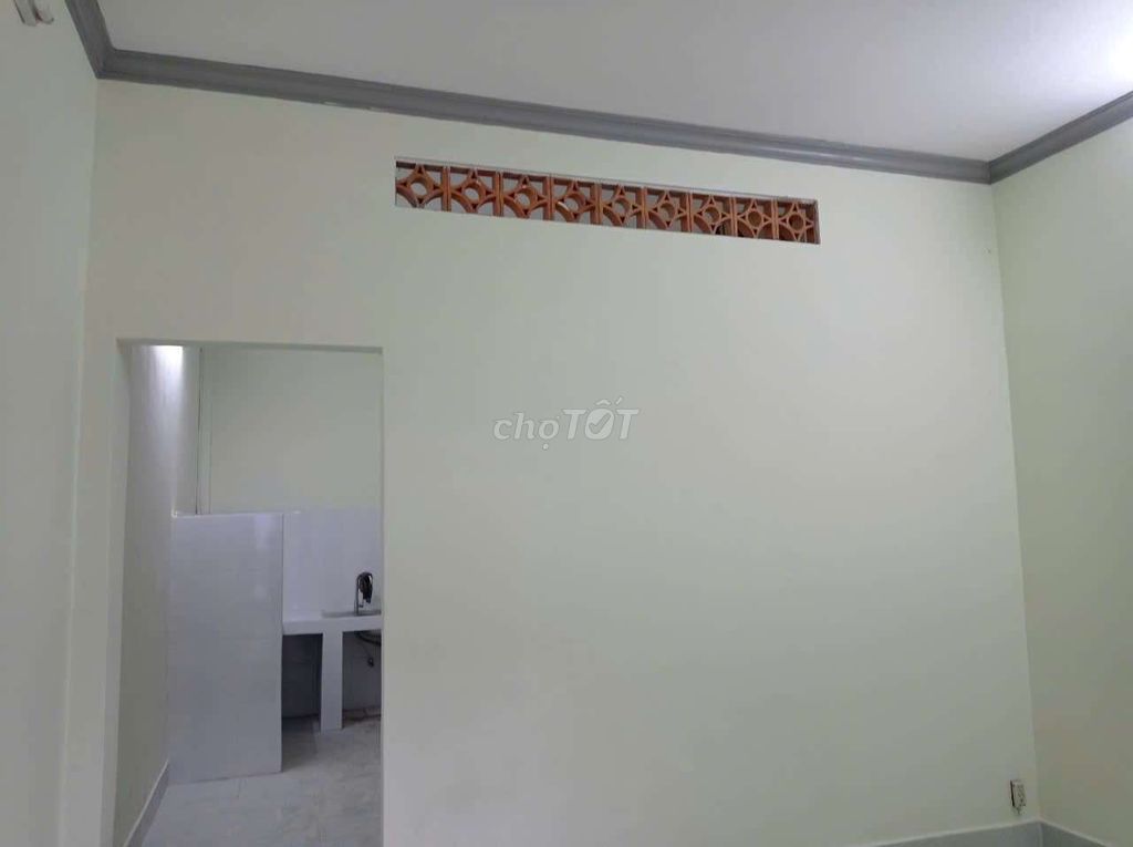 Rent the original Rs511 M. One room, two bedrooms, six million worth of toilets.