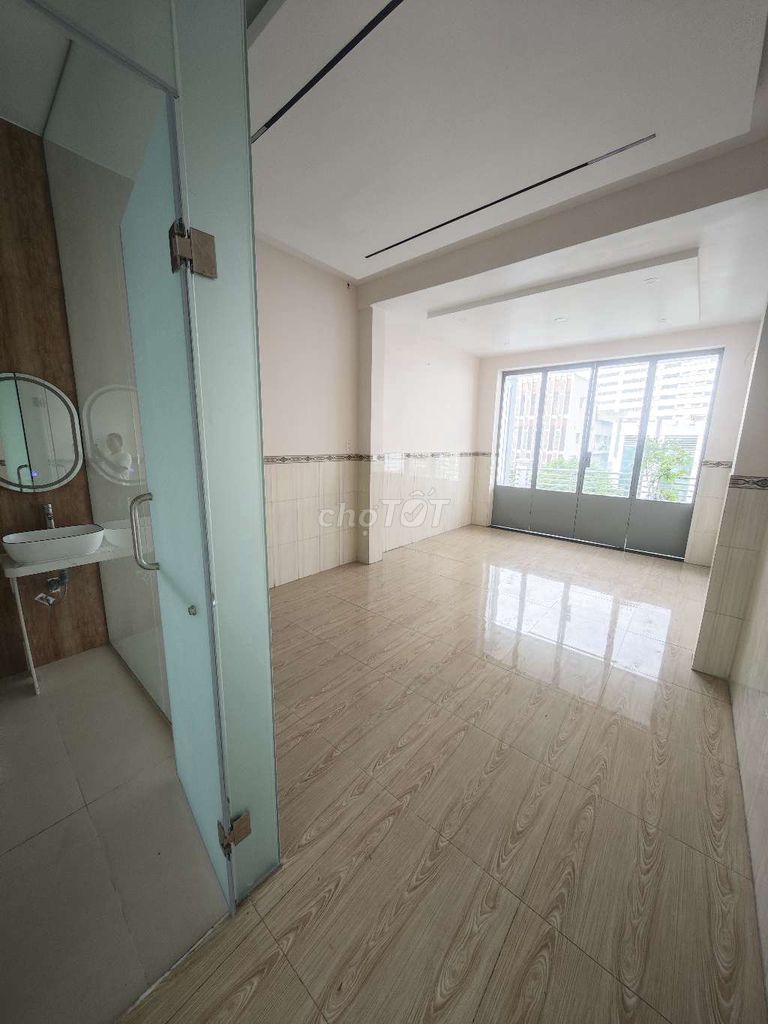 4 stories nice house - 6 bedrooms, 6 toilets - match vpty - 35 million