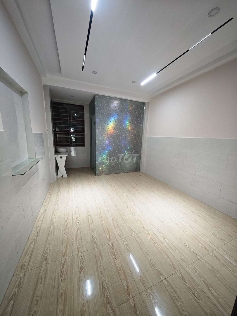 4 stories nice house - 6 bedrooms, 6 toilets - match vpty - 35 million