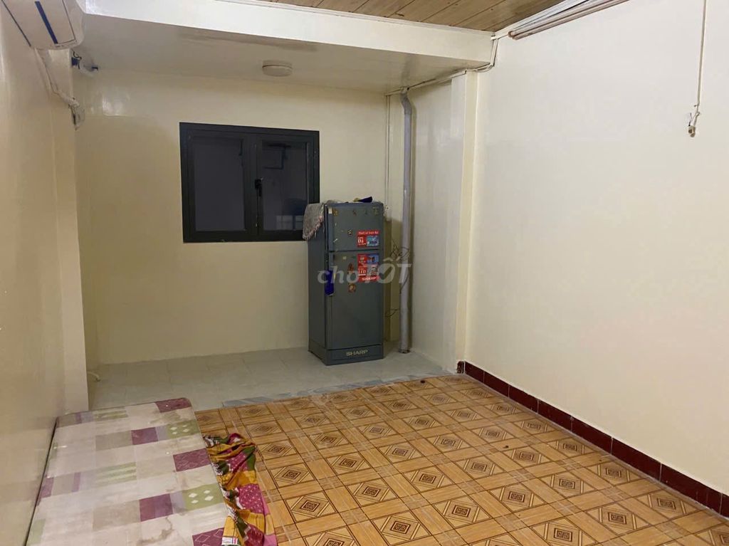 Let's rent out the original house.
