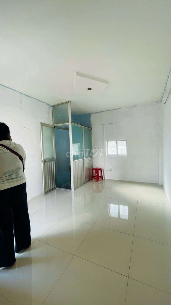 Let's rent the whole place.