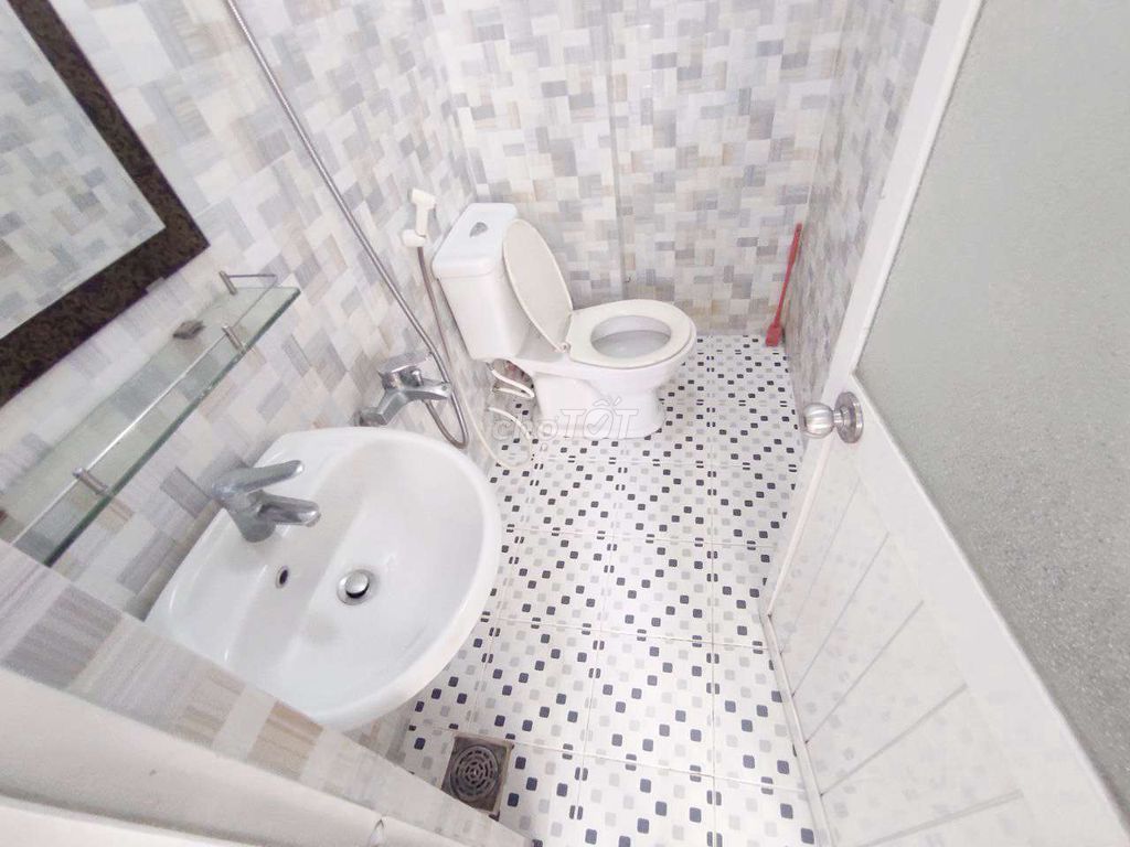 Rent a 4-meter front street at Thích Quảng Đức 5 m 5 m 3 bedroom 4 3 floor toilets